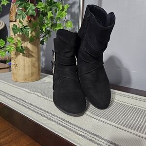 Elegant Black Ankle Boots